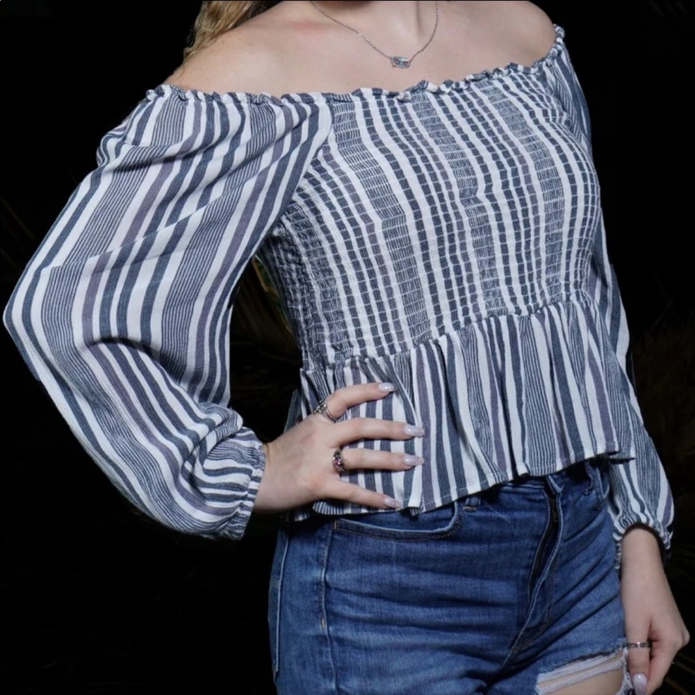 AEO OFF-THE-SHOULDER CROP TOP